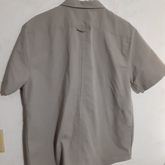 Off The Grid Men's Short Sleeve Button Down Shirt in Size L - Picture 3 of 5